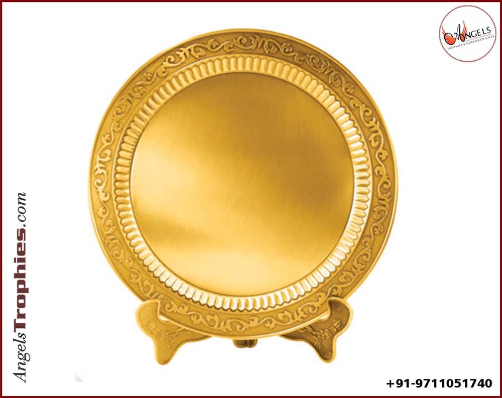 metal golden plate with golden stand with big round plate