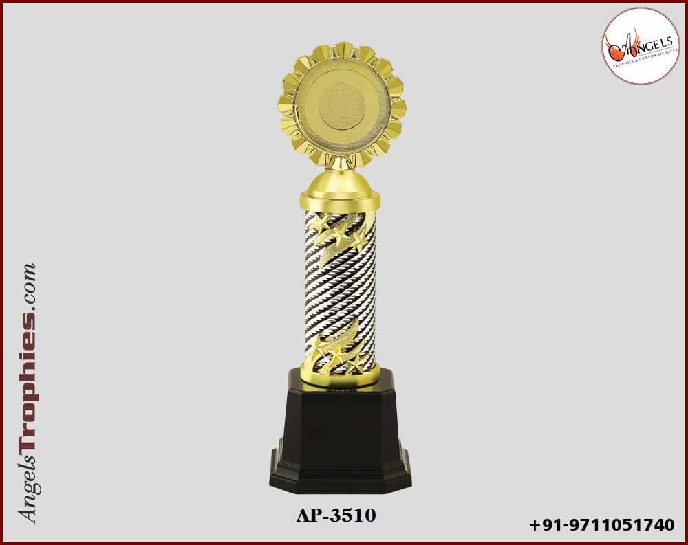 Fibre plastic golden pillor with round circle with star with base