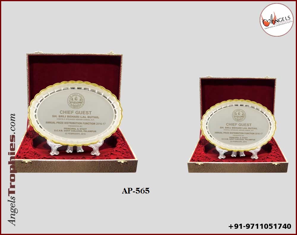 velvet box shield with plaque metal silver plate with metal stand