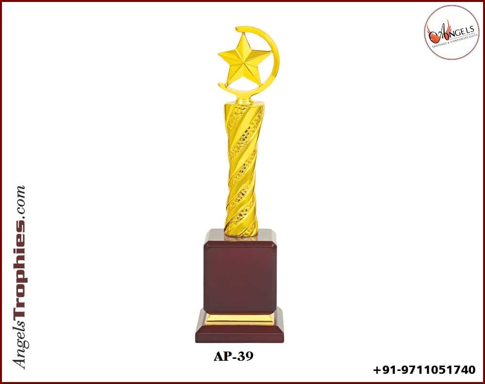 metal golden pillor with golden metla star with wooden base