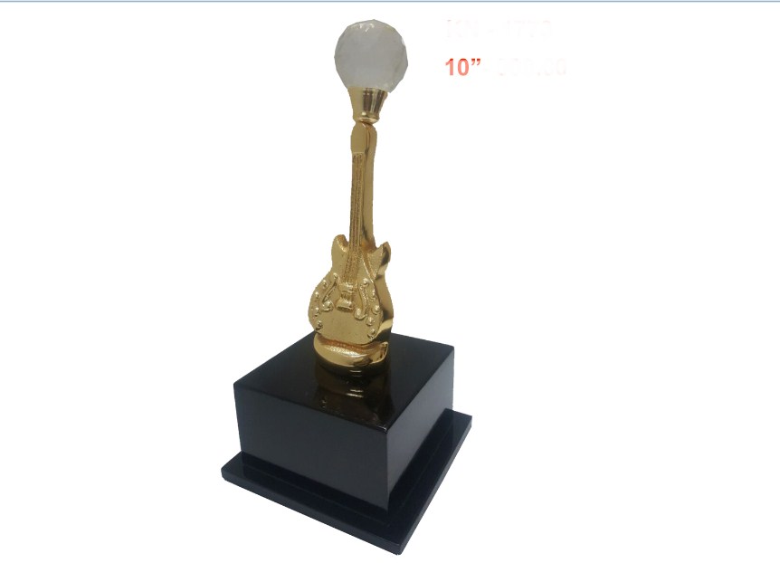 METAL trophy with guitar shape with wooden base